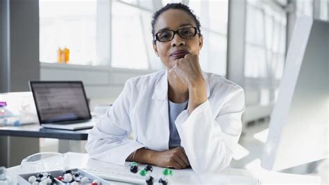 Women scientists awarded smaller NIH grants - Bizwomen