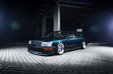 LEXUS LS400 - VEHICLE GALLERY