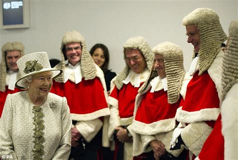 Queen opens new High Court building (and shares a few jokes with judges ...