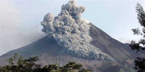 Gunung Merapi: Mystical, Beautiful and Deadly Volcano Mountain