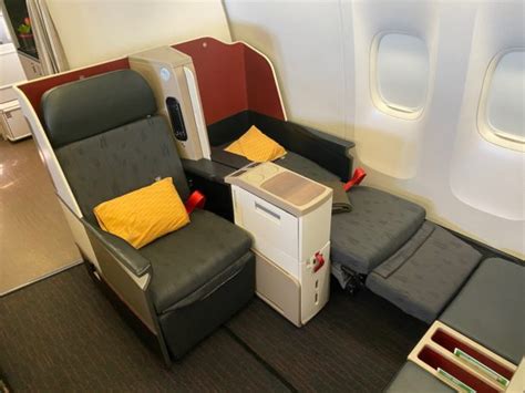 Review: Turkish Airlines 777-300 Business Class - Live and Let's Fly