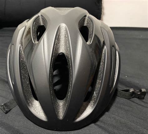 Giant Bicycle Helmet, Sports Equipment, Bicycles & Parts, Parts ...