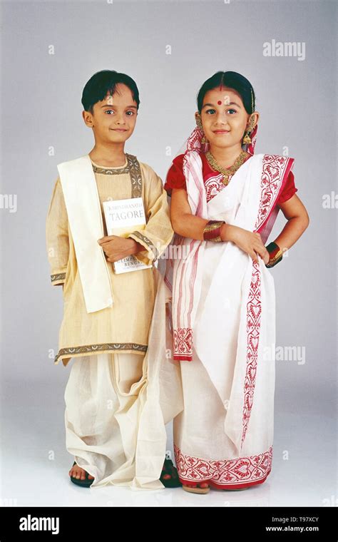 Bengali couple hi-res stock photography and images - Alamy