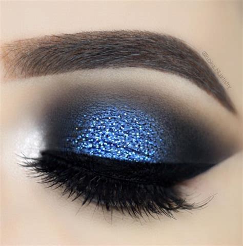 sparkly blue eyeshadow look | Blue eyeshadow makeup, Blue makeup ...