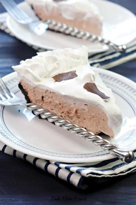 Chocolate Cheesecake Pie With Pudding - Cook Clean Repeat