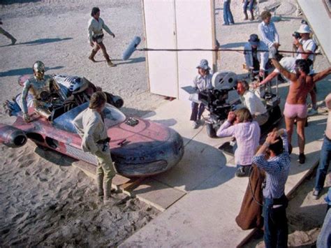 27 Vintage Behind-The-Scenes Star Wars Pictures