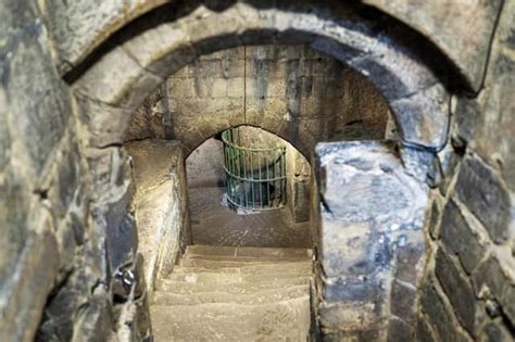 IN PICTURES: Inside Pontefract Castle's terrifying dungeon where Civil ...