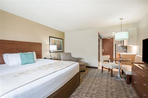 Hawthorn Suites by Wyndham Bridgeport/Clarksburg | Bridgeport, WV Hotels