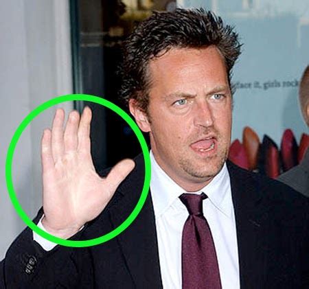 WOW-facts: Actor Matthew Perry is missing part of his middle finger.