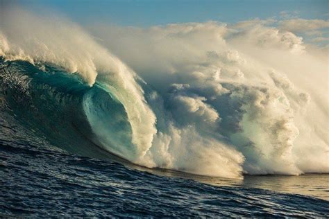 Jaws Invitational - The Best of Big Wave Surfing - Roam Media