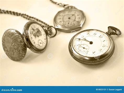 Colección De Relojes Antiguos Imagen de archivo - Imagen de retro ...