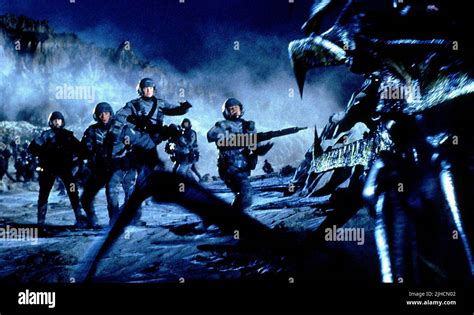 BUGS BATTLE SCENE, STARSHIP TROOPERS, 1997 Stock Photo - Alamy