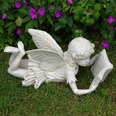 58 best images about Angel statues that are beautiful on Pinterest | Gardens, Garden statues and ...