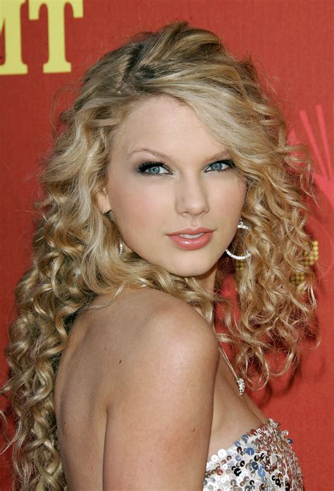 Taylor Swift: Taylor Swift Lover Album Shuffle