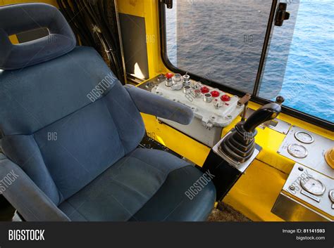 Crane Operation Cabin Image & Photo (Free Trial) | Bigstock