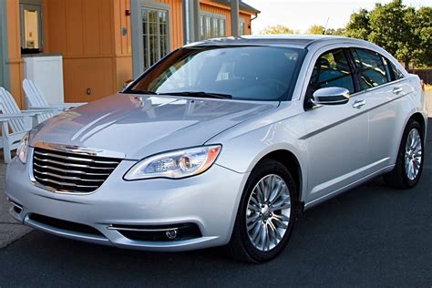 Used 2014 Chrysler 200 for sale - Pricing & Features | Edmunds