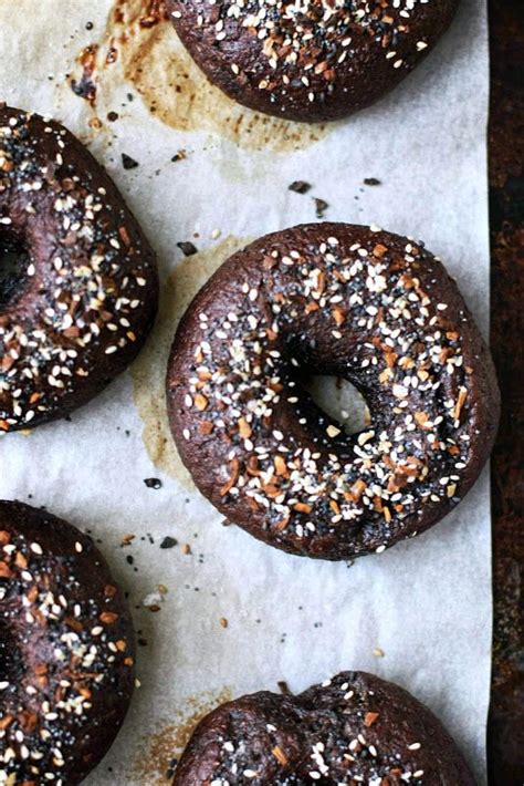 Pumpernickel Bagels | Pumpernickel bagel, Bagel recipe, Homemade bagels