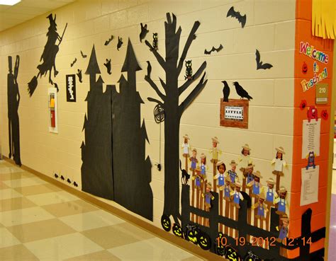 Our hallway wall for Halloween. | Pinterest Princesses of Peebles Preschool :) | Pinterest ...