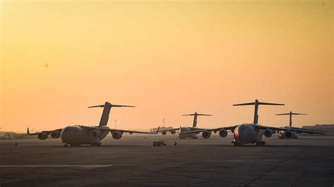 Seeking closer ties, Qatar to expand base used by US troops