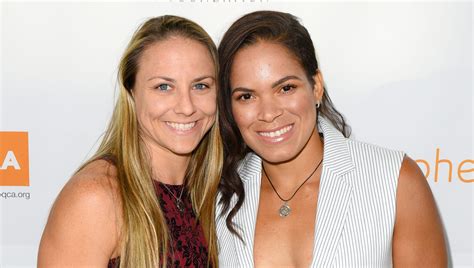 Nina Ansaroff, Amanda Nunes’ Girlfriend: 5 Fast Facts | Heavy.com