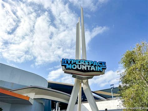 PHOTOS & VIDEO: Why Star Wars Fans Need to Go on Space Mountain in Disneyland RIGHT NOW - Disney ...