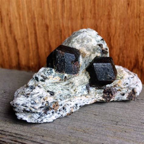 Garnet (all variations) - Inspirit Crystals