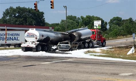 No injuries in fiery tanker truck crash on Carson Road in Fultondale | WBMA