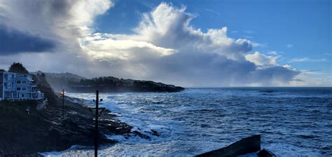 Whale Watching at the Depoe Bay Whale Watching Center Today : r/oregon