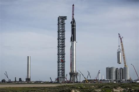 SpaceX is now Constructing the Starship Launch Tower at Cape Canaveral ...