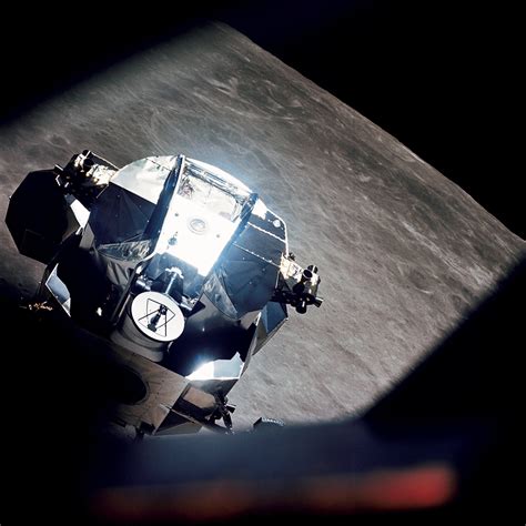 File:Apollo 10 Lunar Module Rendezvous.jpg - Wikimedia Commons