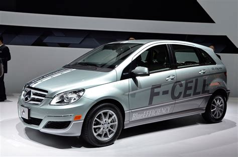 Mercedes-Benz F-Cell, a fuel cell car. | Fuel cell electric vehicle ...