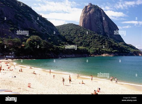 Vermelha beach sugarloaf mountain rio hi-res stock photography and ...