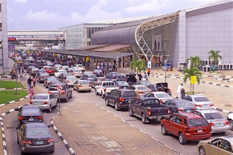 Shuttle driver recovers $20,000, other valuables at Lagos airport — Nigeria — The Guardian ...