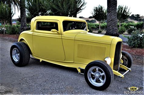 1932 Ford 3-Window Deuce Coupe - CLASSIC CARS LTD, Pleasanton California