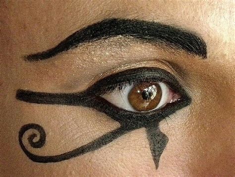 Pin by Brittany Birdsell on Halloween | Egyptian eye makeup, Egyptian makeup, Ancient egyptian ...