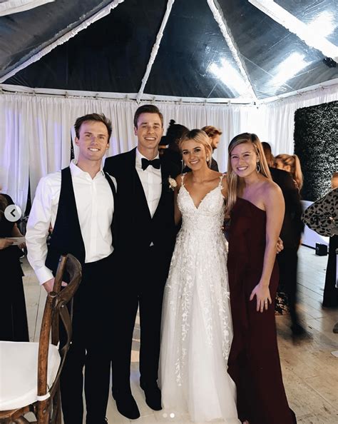 Sadie Robertson Wore 2 Dresses For Her Wedding - Guests Share Photos On Social Media