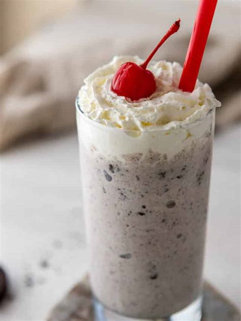 Cookies and Cream Milkshake - Chick Fil A Copycat Recipe - Lifestyle of a Foodie