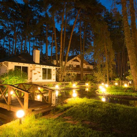 Landscape Lighting Dos and Don'ts | The Family Handyman