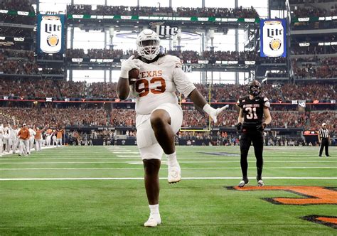 The Texas Longhorns’ Top 20 Moments from 2023: No. 16 T’Vondre Sweat’s ...