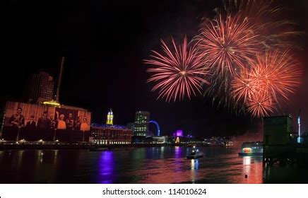 575 London bridge fireworks Images, Stock Photos & Vectors | Shutterstock