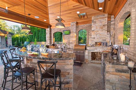 Trending Appliances in Outdoor Kitchens - Paradise Restored Landscaping