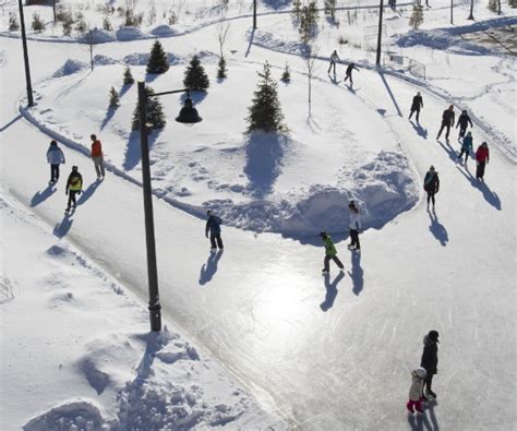 Ice Skating Toronto (Where To Find The Best Rinks & Trails)