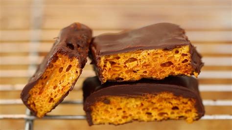 Homemade Honeycomb & Cadbury Crunchie Bars | Bigger Bolder Baking