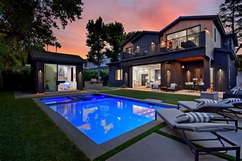 Home of the Week: Encino new build puts forth a fresh face - Los Angeles Times