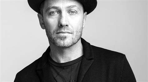 TobyMac — Edge Of My Seat текст