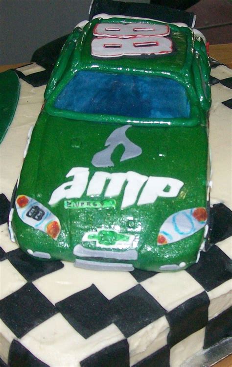 Amp Car Front View - CakeCentral.com