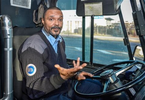 Hometown Heroes: Bus driver learning to sign to better serve deaf ...