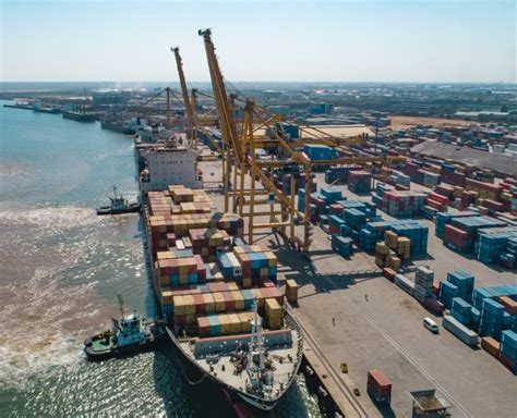 Arquivo de Maputo Port container terminal • 360 Mozambique