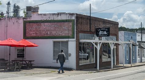 Gainesville set to expand area downtown where you can carry booze. Here ...