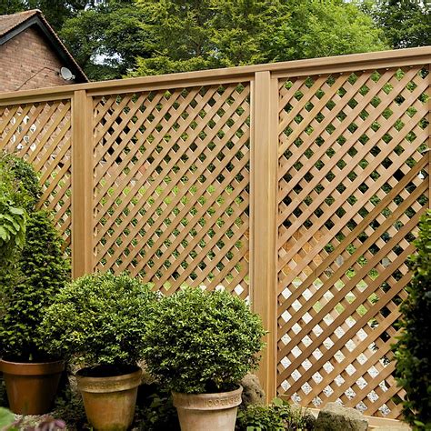 15+ Quick and Cheap Outdoor Privacy Screen Ideas and Designs